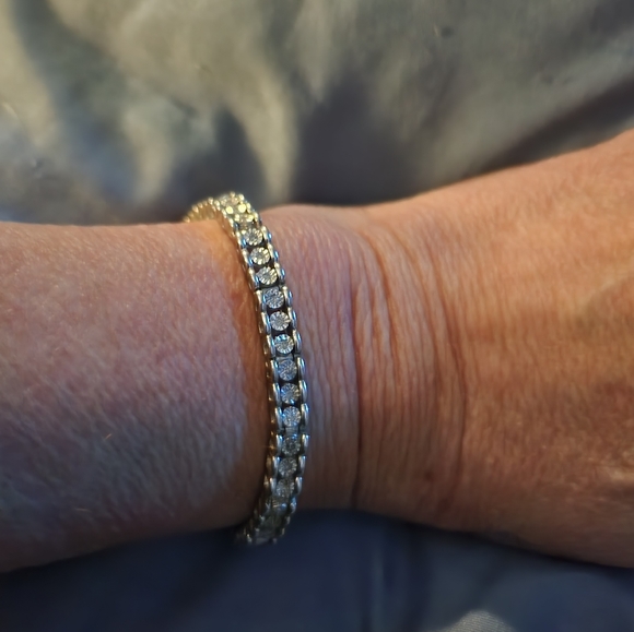 tennis bracelet - Picture 4 of 4